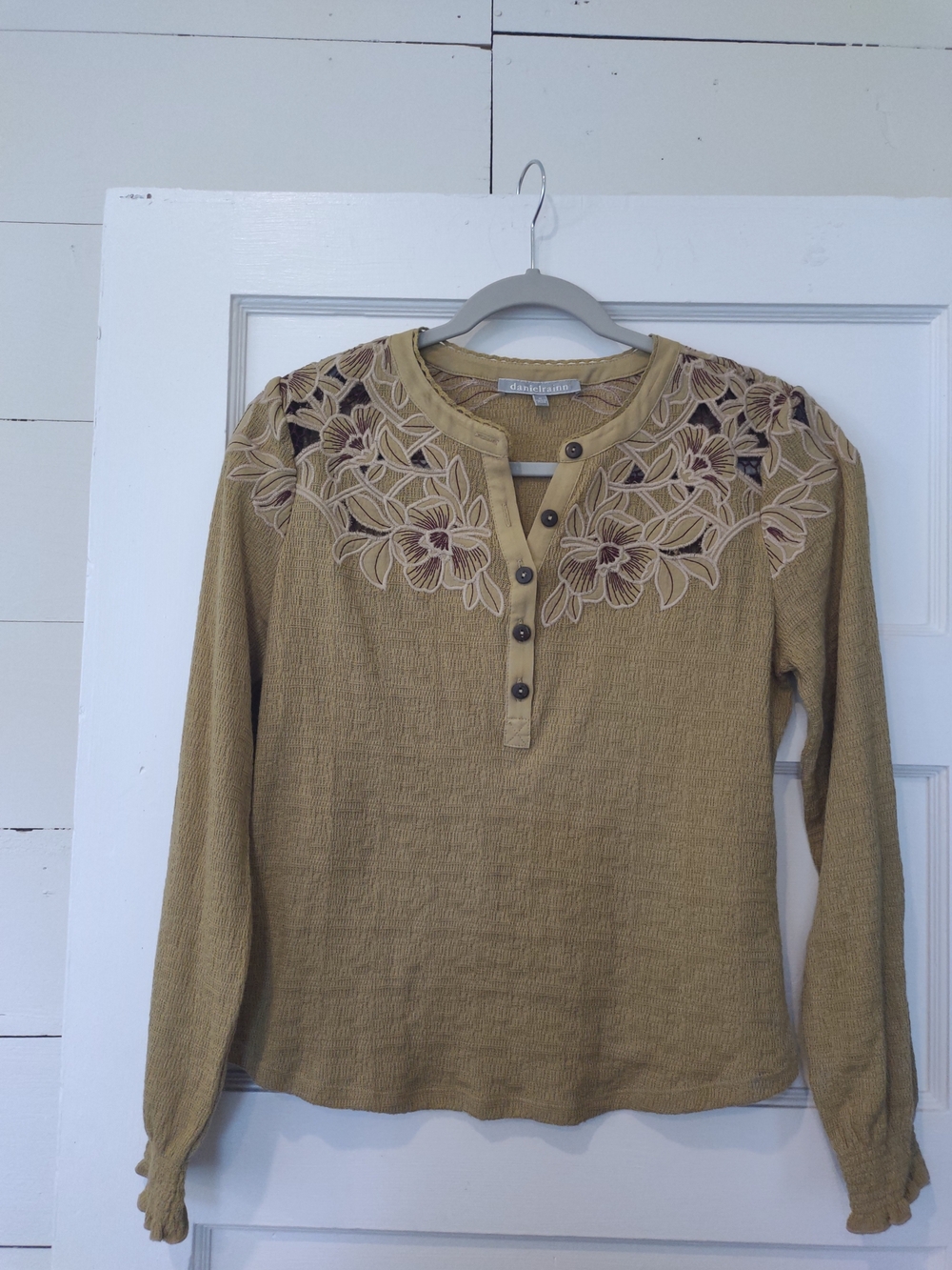 Daniel Rainn Mustard Embroidered Floral Henley Long Sleeve Top M
